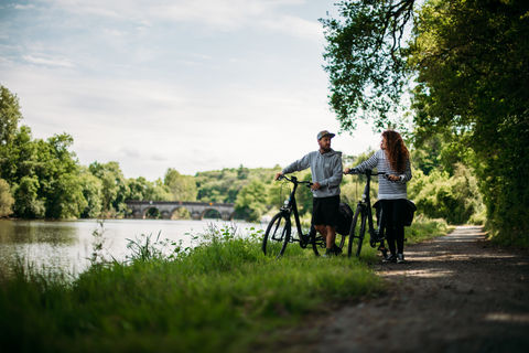 Vélo sur le chemin de halage - La Douce Halte - chambre d'hôtes - gîte - Mayenne 53