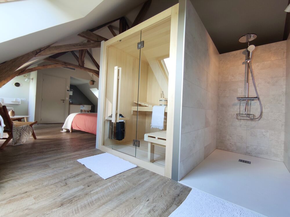 La douce halte - Suite Izoë - Douche à l'italienne et sauna - Chambre d'hôte Mayenne 53 Laval