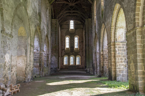 La douce halte - découverte culturelle - Patrimoine local - Abbaye de Clairmont - Chambre d'hôte Mayenne 53 Laval
